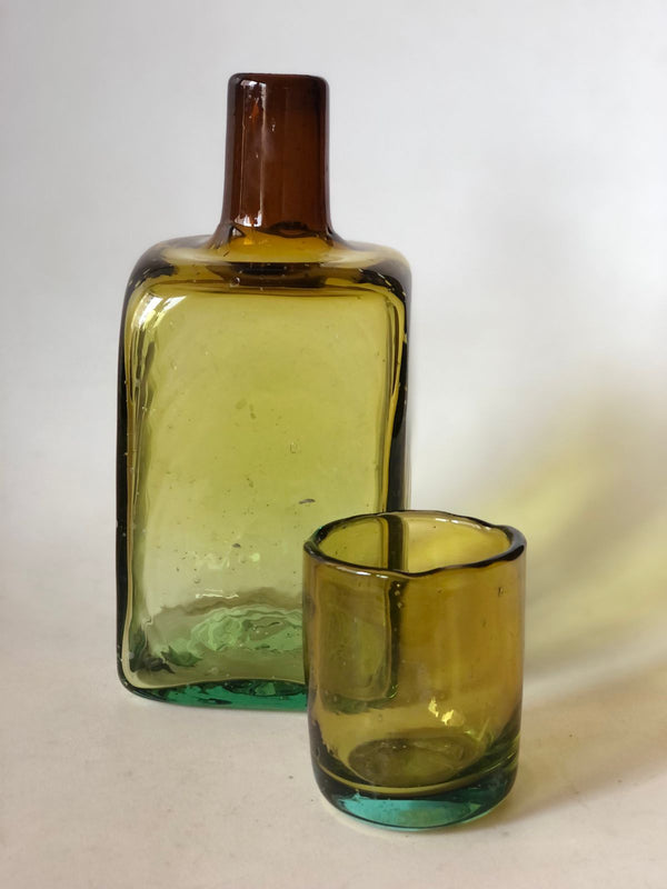 Licorera Cuadrada con vaso
