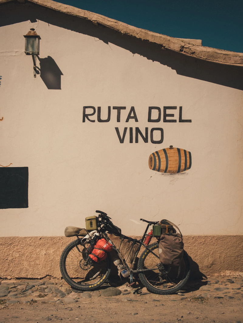 Libro Two Years on a Bike - Pistilo & Gracia