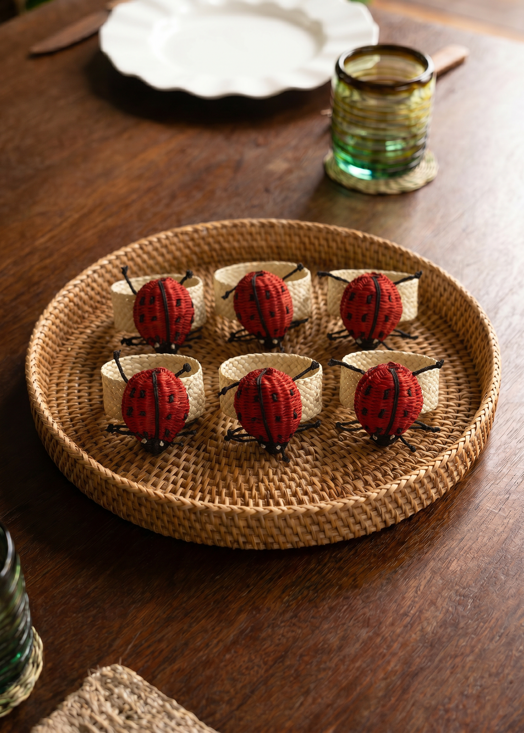Set de seis servilleteros mariquita roja tejidos en palma de iraca 